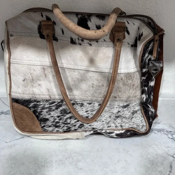 Myra Bag Tan and Cream Leather Tote - Picture 2 of 5
